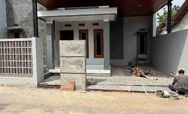 Rumah finishing di utara Pasar Godean, Margoluwih, Seyegan Sleman