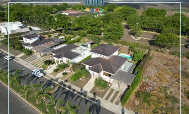 Se vende: Moderna Casa con Piscina Privada en el conjunto Montecristi Golf Resort & Villas