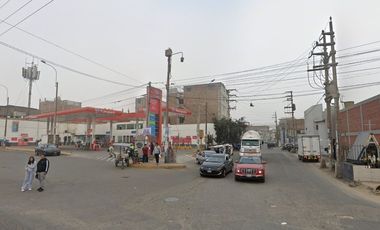 Venta De Terreno En Esquina En Ate De 850M2