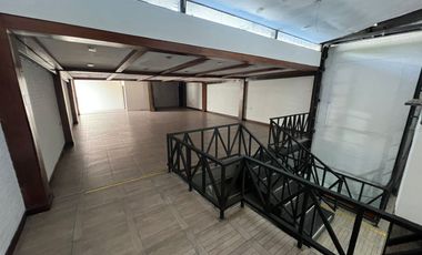 Casa comercial en venta en El Lleras, El Poblado