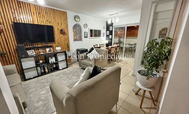 Leon Propiedades vende hermosa casa en condominio, Curacaví centro.