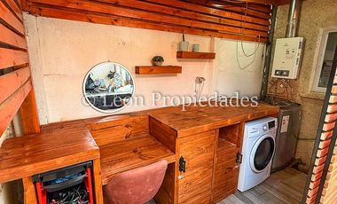 Leon Propiedades vende hermosa casa en condominio, Curacaví centro.