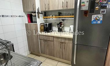 Leon Propiedades vende hermosa casa en condominio, Curacaví centro.