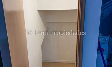 Leon Propiedades vende hermosa casa en condominio, Curacaví centro.