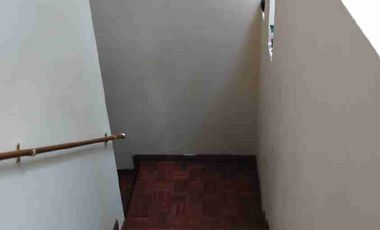 VENDO CASA DE TRES PISOS, EN TERRENO DE 500m2 AV. 09 DE OCTUBRE, CERCA A AV. ELOY ALFARO.