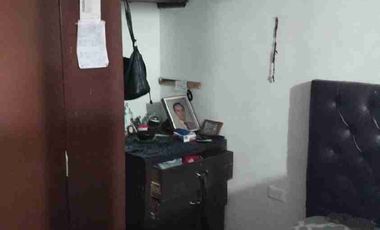 VENDO CASA DE TRES PISOS, EN TERRENO DE 500m2 AV. 09 DE OCTUBRE, CERCA A AV. ELOY ALFARO.