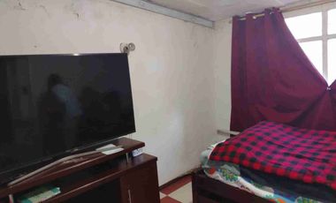 VENDO CASA DE TRES PISOS, EN TERRENO DE 500m2 AV. 09 DE OCTUBRE, CERCA A AV. ELOY ALFARO.