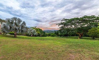 ALQUILER DE HERMOSA FINCA EN IBAGUE INF AL3043334480 LOS ESPERAMOS VEN A DISFRUTAR.