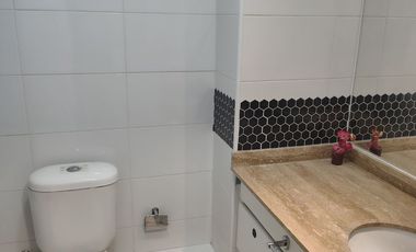 Estupendo departamento a pasos Metro Cementerios