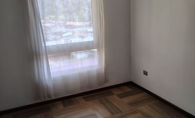 Estupendo departamento a pasos Metro Cementerios