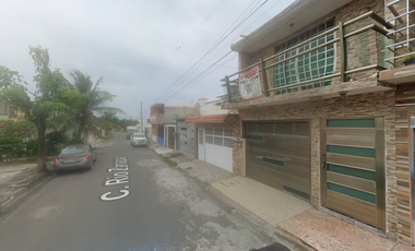 CASA EN VENTA EN LOMAS DE RIO MEDIO III VERACRUZ DE REMATE