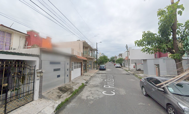 CASA EN VENTA EN LOMAS DE RIO MEDIO III VERACRUZ DE REMATE