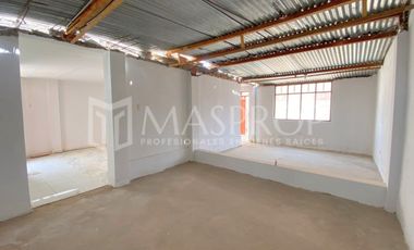 CASA EN VENTA EN ESQUINA – VILLA CAPLINA II ETAPA, TACNA 🏡