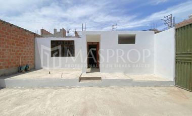 CASA EN VENTA EN ESQUINA – VILLA CAPLINA II ETAPA, TACNA 🏡