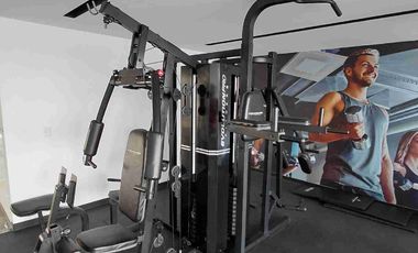 Vendo Bucaramanga barrio la Aurora  80 metros tres alcobas para extrenar.