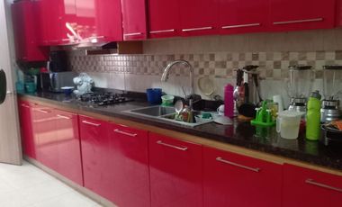 VENDO HERMOSA CASA DUPLEX EN BARRIO EL POBLADO CON PISCINA AREA  DE 526mts