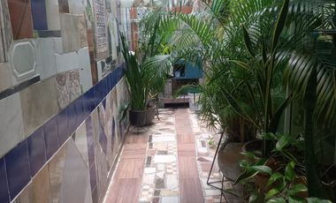 VENDO HERMOSA CASA DUPLEX EN BARRIO EL POBLADO CON PISCINA AREA  DE 526mts