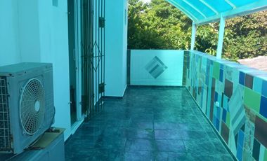 VENDO HERMOSA CASA DUPLEX EN BARRIO EL POBLADO CON PISCINA AREA  DE 526mts