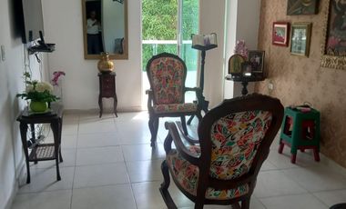 VENDO HERMOSA CASA DUPLEX EN BARRIO EL POBLADO CON PISCINA AREA  DE 526mts