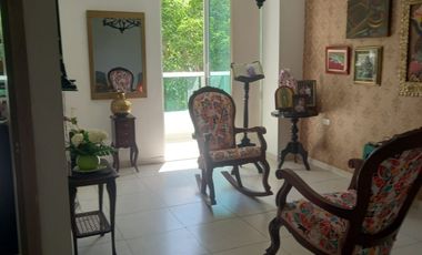 VENDO HERMOSA CASA DUPLEX EN BARRIO EL POBLADO CON PISCINA AREA  DE 526mts