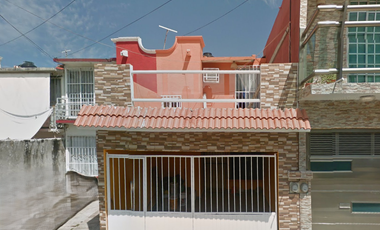 CASA A LA VENTA EN LOMAS DEL RIO III, VERACRUZ. REMATE ADJUDICADO