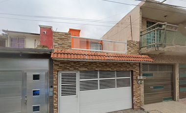 CASA A LA VENTA EN LOMAS DEL RIO III, VERACRUZ. REMATE ADJUDICADO