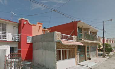CASA A LA VENTA EN LOMAS DEL RIO III, VERACRUZ. REMATE ADJUDICADO