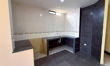 Casa multifamiliar con 3 departamentos en venta en Parroquia Providencia, Machala