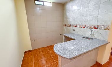 Casa multifamiliar con 3 departamentos en venta en Parroquia Providencia, Machala