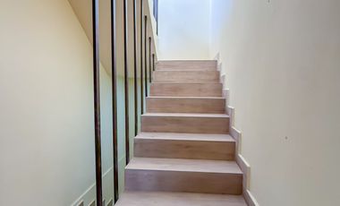 Casa multifamiliar con 3 departamentos en venta en Parroquia Providencia, Machala