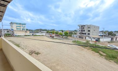 Casa multifamiliar con 3 departamentos en venta en Parroquia Providencia, Machala