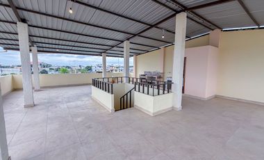 Casa multifamiliar con 3 departamentos en venta en Parroquia Providencia, Machala