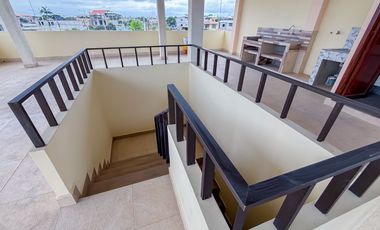 Casa multifamiliar con 3 departamentos en venta en Parroquia Providencia, Machala