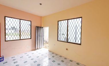 Casa multifamiliar con 3 departamentos en venta en Parroquia Providencia, Machala