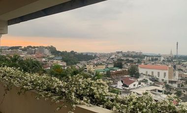 Se vende departamento de 4 dormitorios en Lomas de Urdesa