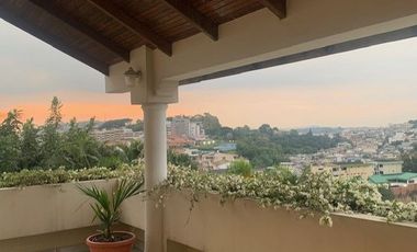 Se vende departamento de 4 dormitorios en Lomas de Urdesa