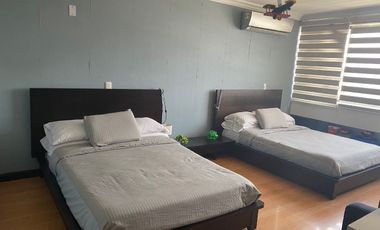 Se vende departamento de 4 dormitorios en Lomas de Urdesa