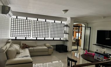 Se vende departamento de 4 dormitorios en Lomas de Urdesa