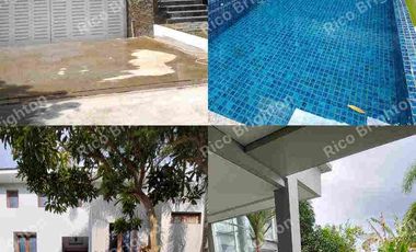 DIJUAL RUMAH MEWAH MODERN BERKONSEP VILLA TERDAPAT KOLAM RENANG LOKASI STRATEGIS TENGAH KOTA BALIKPAPAN KAL-TIM