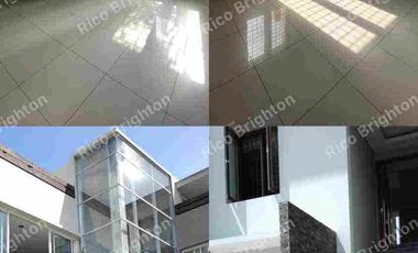 DIJUAL RUMAH MEWAH MODERN BERKONSEP VILLA TERDAPAT KOLAM RENANG LOKASI STRATEGIS TENGAH KOTA BALIKPAPAN KAL-TIM