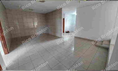 DIJUAL RUMAH MEWAH MODERN BERKONSEP VILLA TERDAPAT KOLAM RENANG LOKASI STRATEGIS TENGAH KOTA BALIKPAPAN KAL-TIM