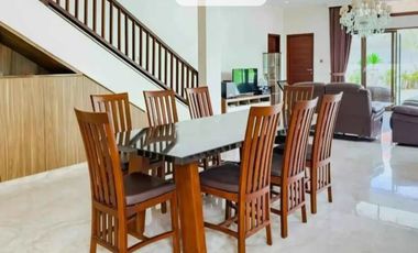 FOR SALE MODERN VILLA WITH LARGE GARDEN AND BEAUTY SWIMMING POOL AT KUTA SELATAN