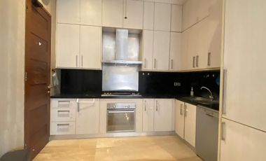 Disewa Rumah Cantik dengan Interior Furnish Yg Mewah di Dalam Townhouse, Lokasi Tenang dan Dekat ke Sekolah International, Kemang