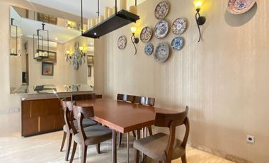 Disewa Rumah Cantik dengan Interior Furnish Yg Mewah di Dalam Townhouse, Lokasi Tenang dan Dekat ke Sekolah International, Kemang