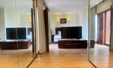 Disewa Rumah Cantik dengan Interior Furnish Yg Mewah di Dalam Townhouse, Lokasi Tenang dan Dekat ke Sekolah International, Kemang