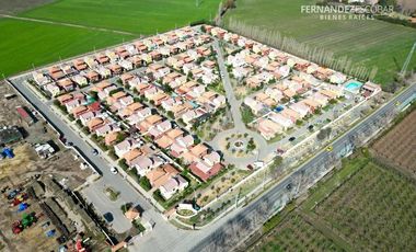 CALLE LARGA - ARRIENDA CASA DE DOS PISOS 4D 3B COND. LOS MAITENES