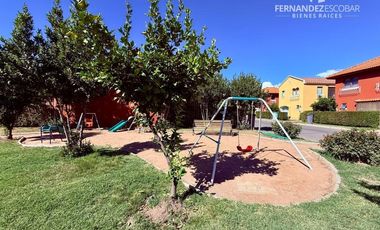 CALLE LARGA - ARRIENDA CASA DE DOS PISOS 4D 3B COND. LOS MAITENES