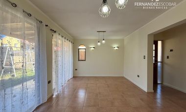 CALLE LARGA - ARRIENDA CASA DE DOS PISOS 4D 3B COND. LOS MAITENES