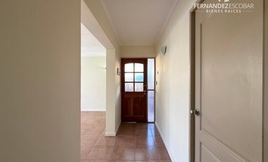 CALLE LARGA - ARRIENDA CASA DE DOS PISOS 4D 3B COND. LOS MAITENES