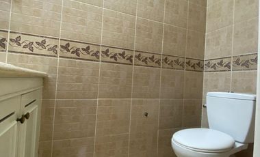 Disewa Rumah Cantik dan Luas Pakai Kolam Renang dan Taman Belakang Luas, Kemang